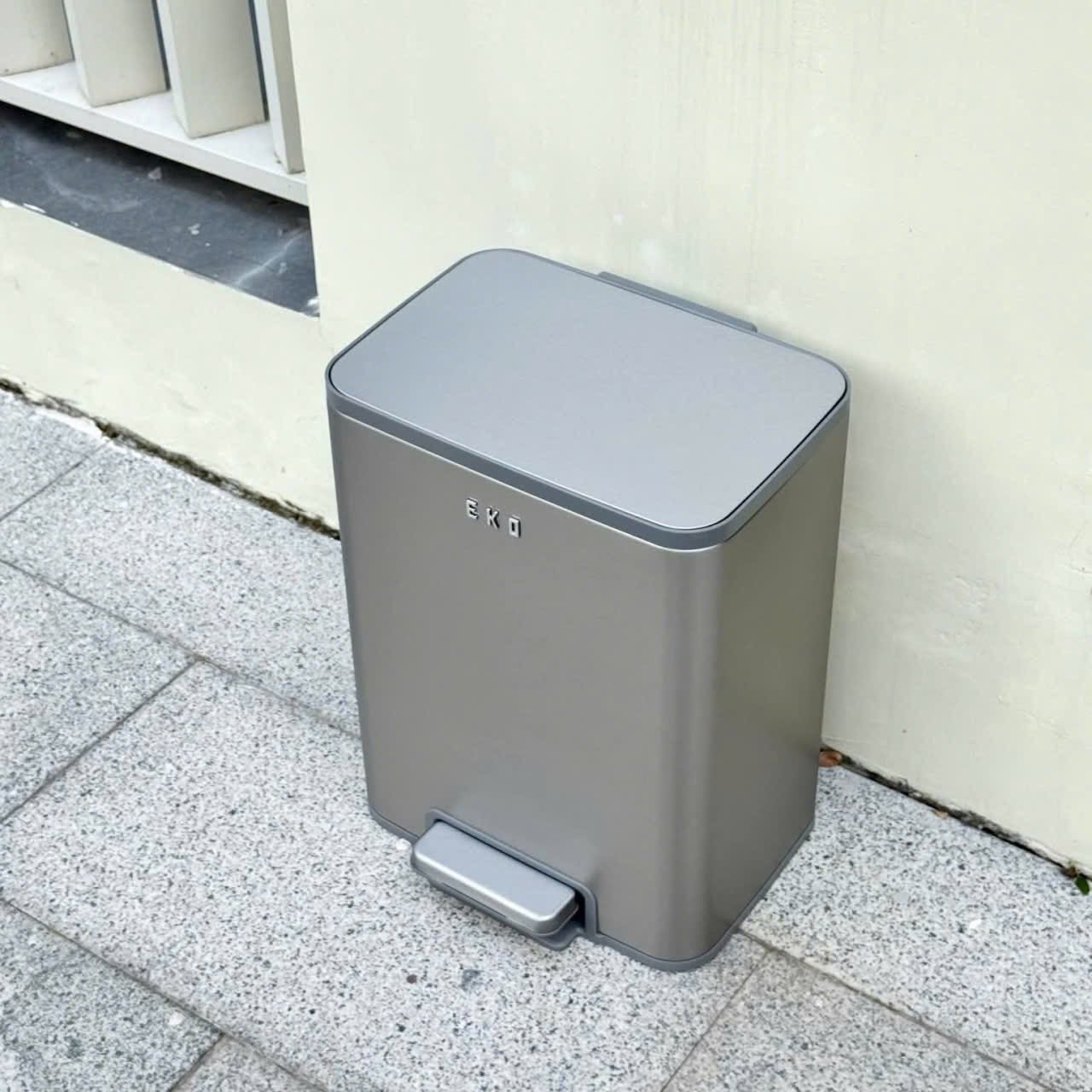 Thùng rác đạp chân EKO Marina EK9161MMT-20L màu inox - Image 4