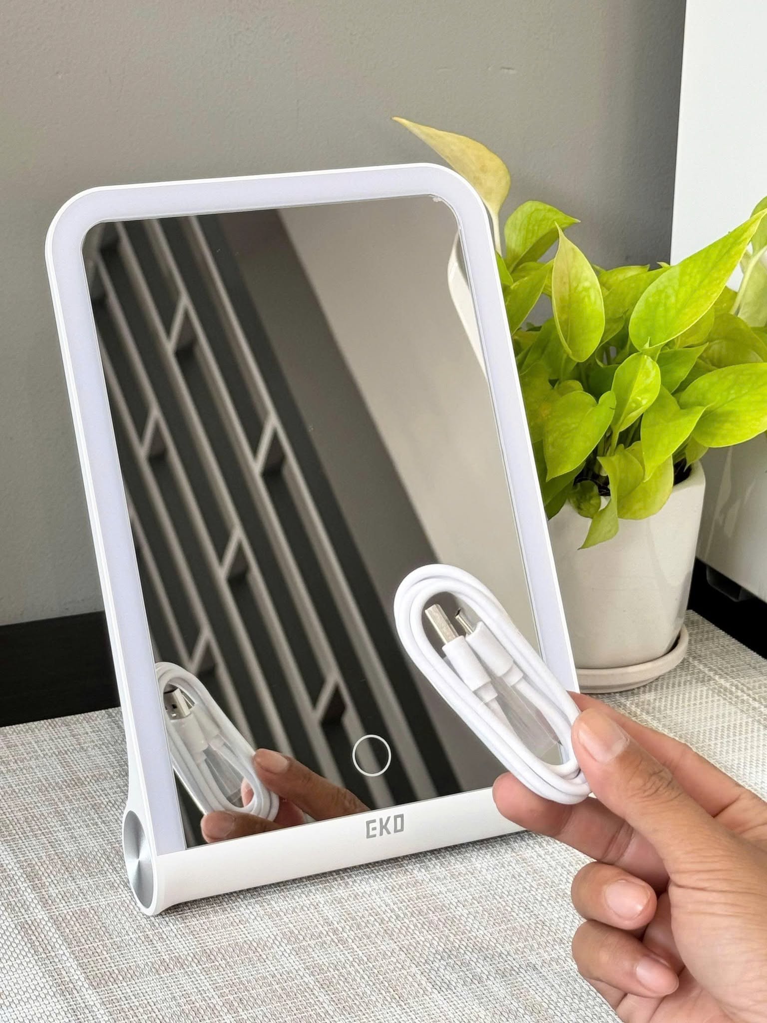 Gương trang điểm EKO EK5218R-WH IMIRA FOLDABLE LED MIRROR - Image 4