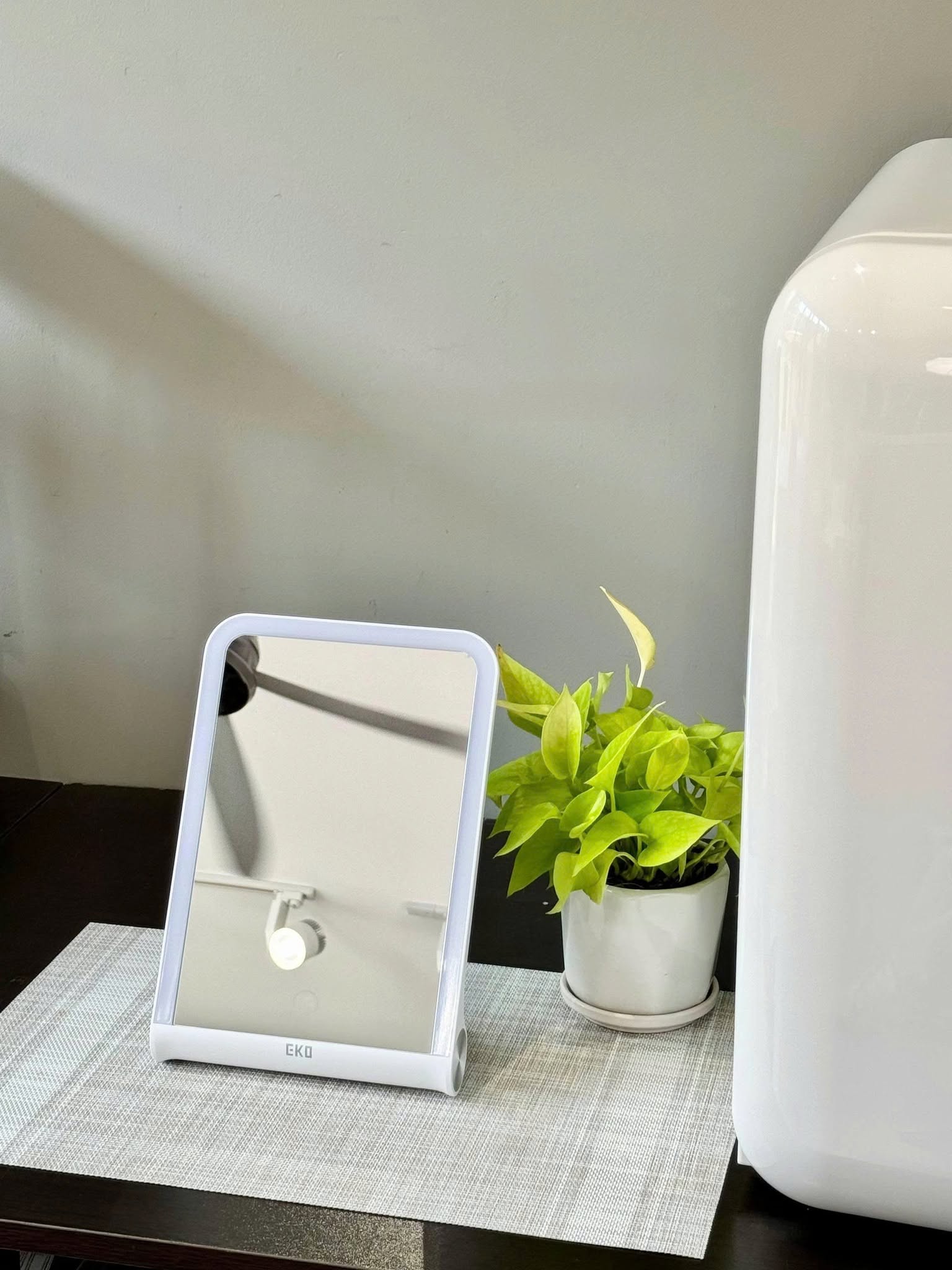 Gương trang điểm EKO EK5218R-WH IMIRA FOLDABLE LED MIRROR - Image 5