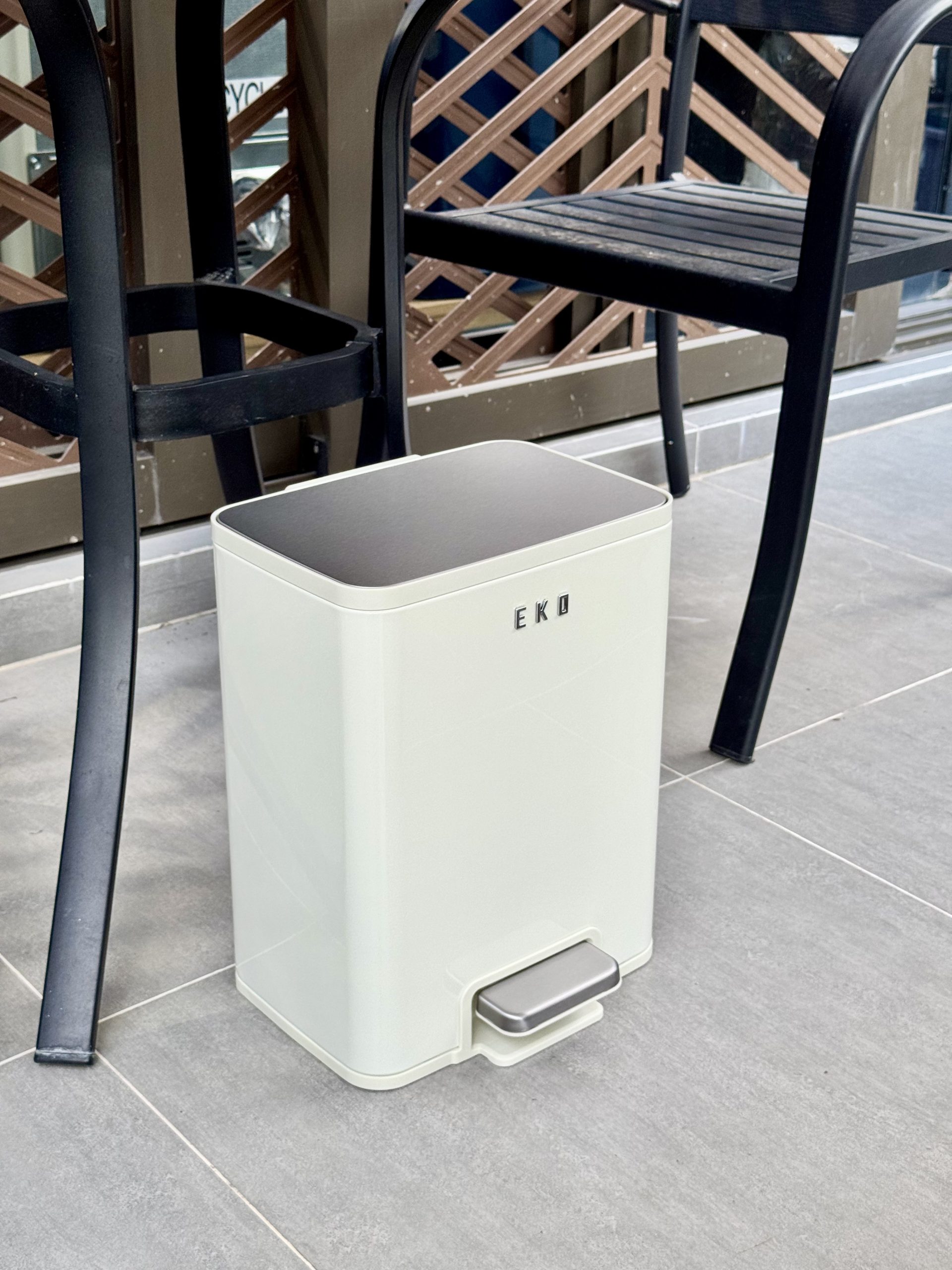 Thùng rác đạp chân EKO Marina EK9161MP màu kem - Image 2